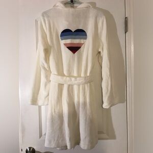 EV1 White Fleece Hoodie Robe with Ombré Rainbow Heart Size S/M
